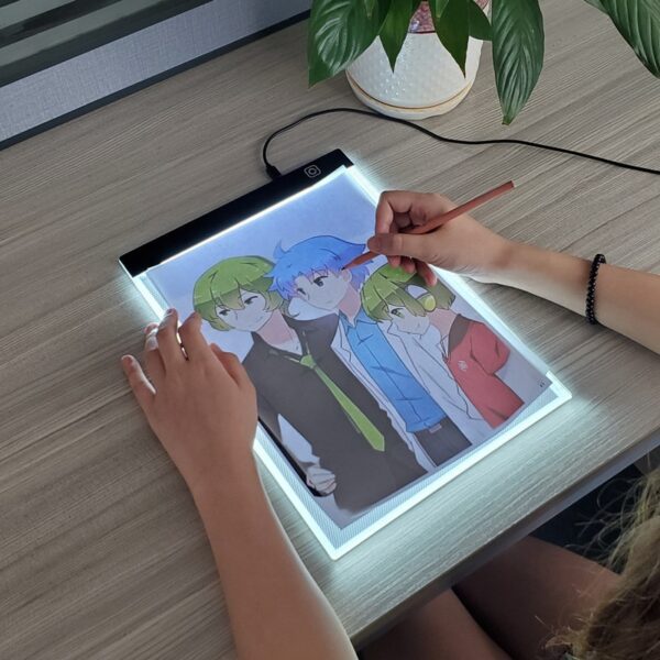 Placa de fundo iluminado tamanho A4 para desenho com LED regulável em 3 níveis